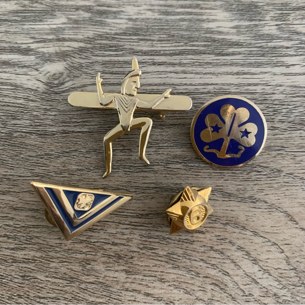 Vintage 4 Girl Guides of Canada Lapel Pins Brownies Guides Guiding Collector